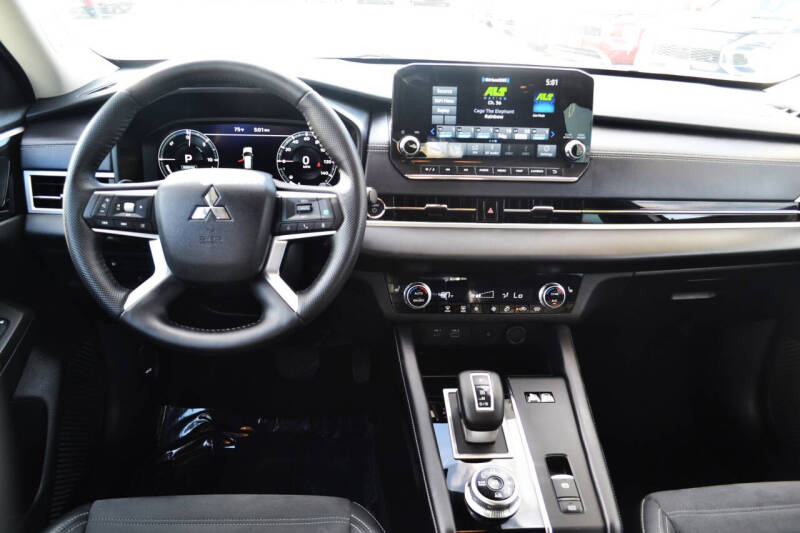 2023 Mitsubishi Outlander PHEV SE