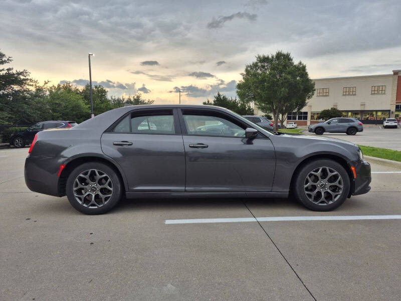 2018 Chrysler 300 S