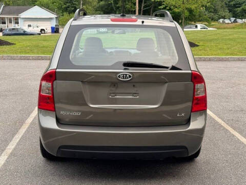 2009 Kia Rondo LX