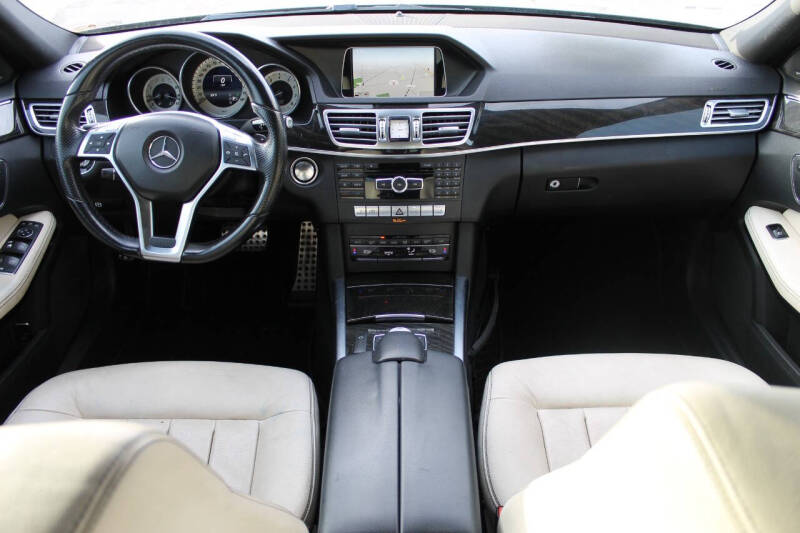 2015 Mercedes-Benz E-Class null photo 26