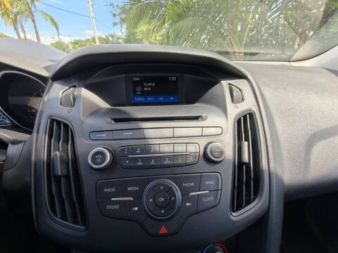 2016 Ford Focus S