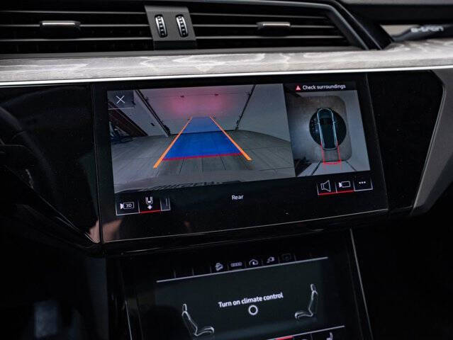 2021 Audi e-tron quattro Premium