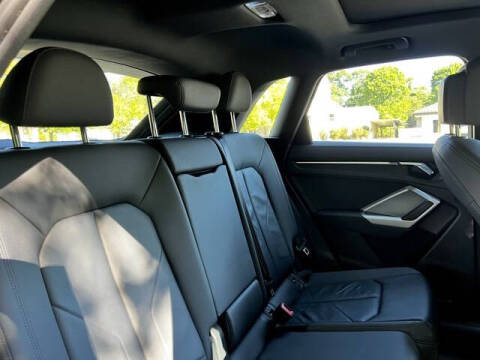 2021 Audi Q3 quattro Premium 40 TFSI