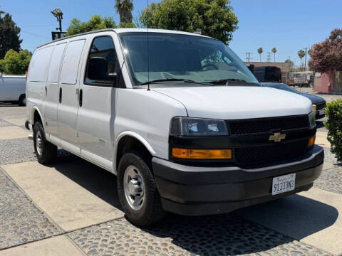 2022 Chevrolet Express 2500