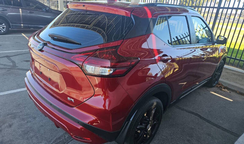 2023 Nissan Kicks SR