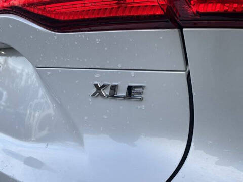 2023 Toyota Venza LE