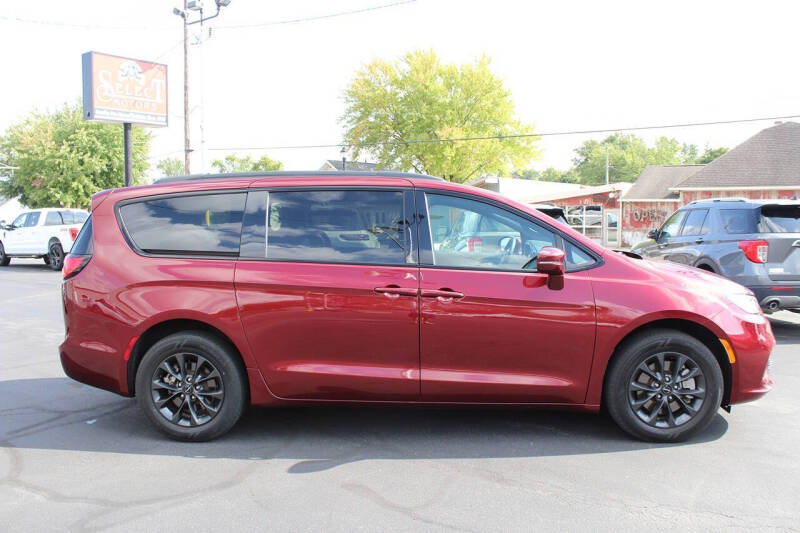 2022 Chrysler Pacifica Touring L