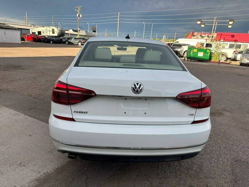 2017 Volkswagen Passat 1.8T R-Line