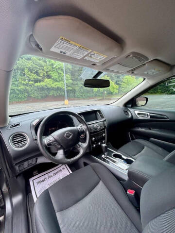 2017 Nissan Pathfinder SV