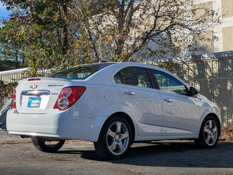 2016 Chevrolet Sonic LTZ photo 6