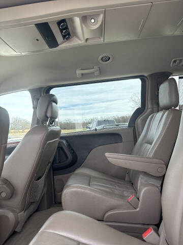 2012 Chrysler Town and Country Touring-L