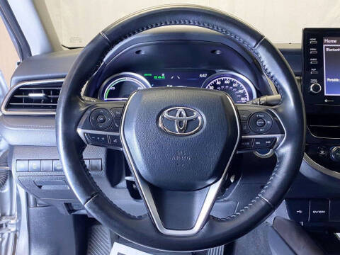 2022 Toyota Camry Hybrid XLE