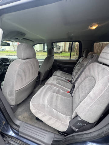 2004 Ford Explorer XLT