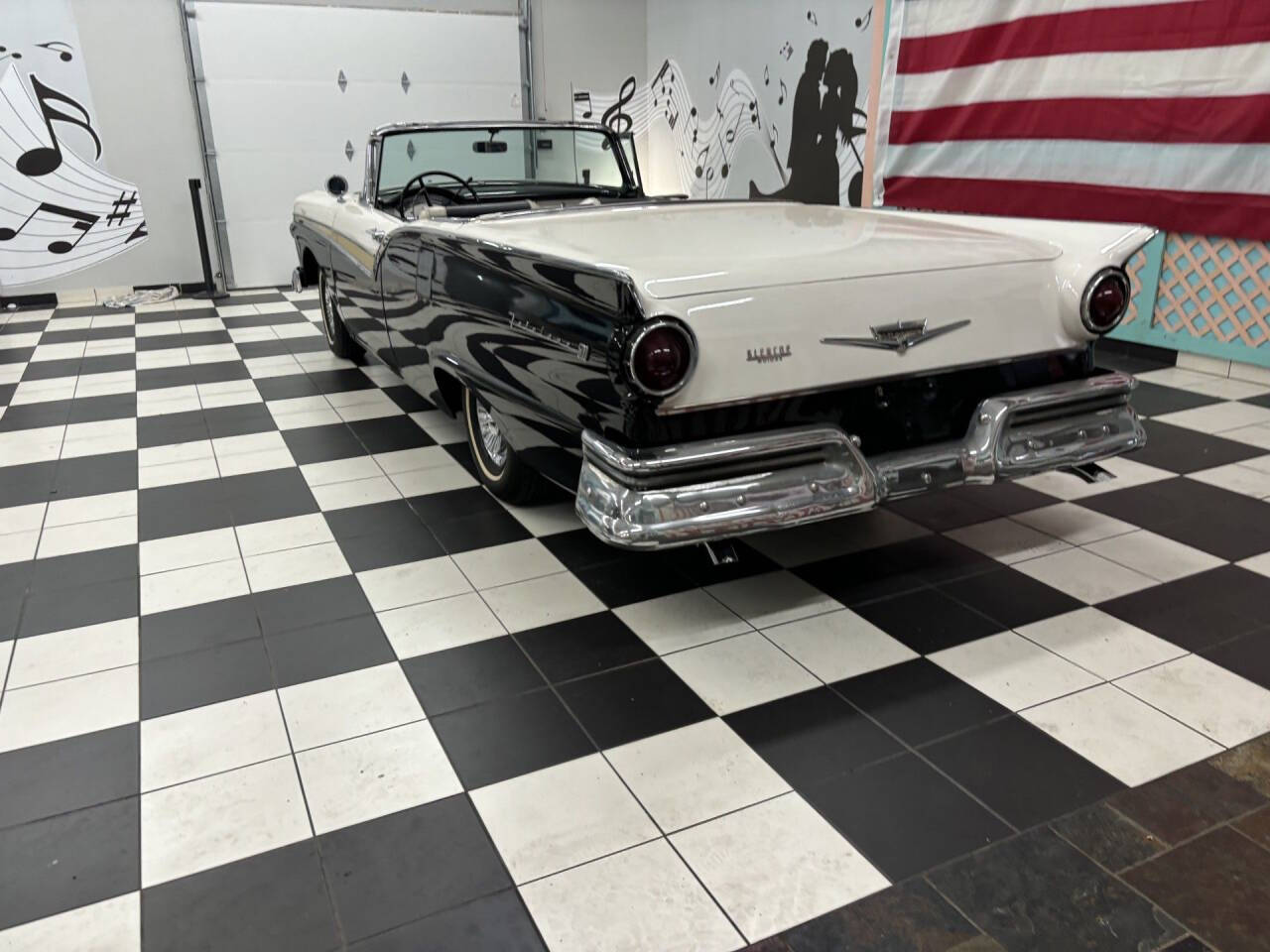 1957 Ford Fairlane 12