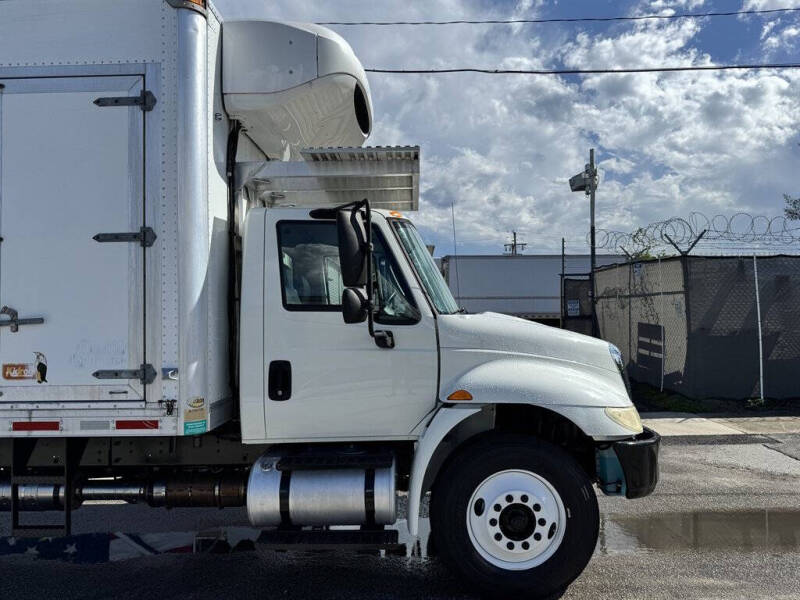 2016 International DuraStar 4300