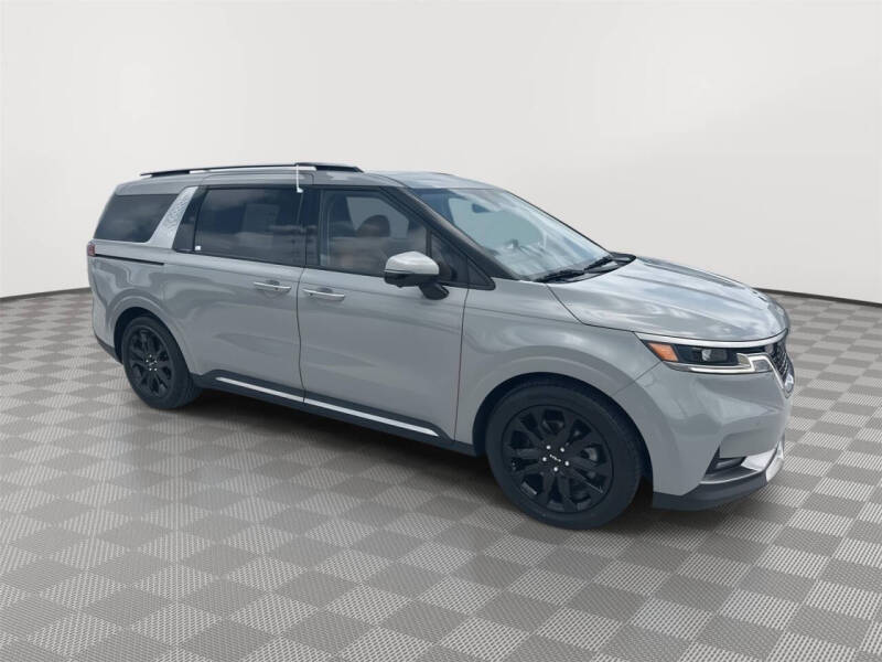 2023 Kia Carnival SX
