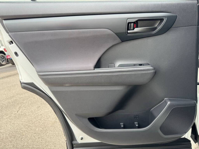 2020 Toyota Highlander L