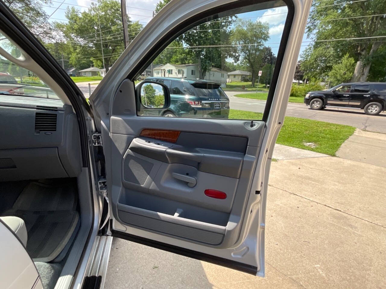 2006 Dodge Ram 1500 for sale at Auto Connection in Waterloo, IA