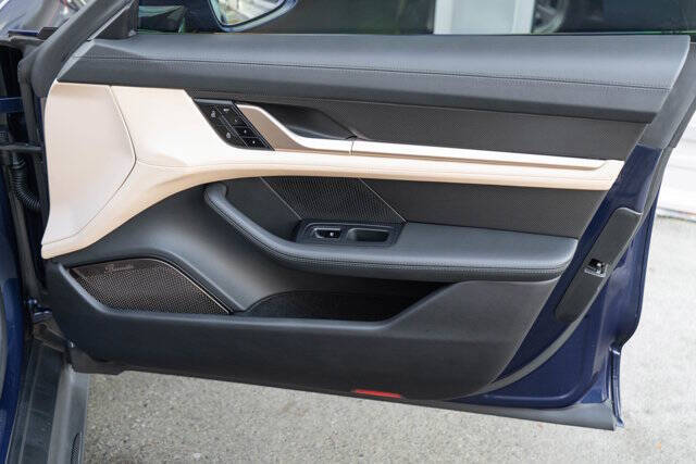 2020 Porsche Taycan 27