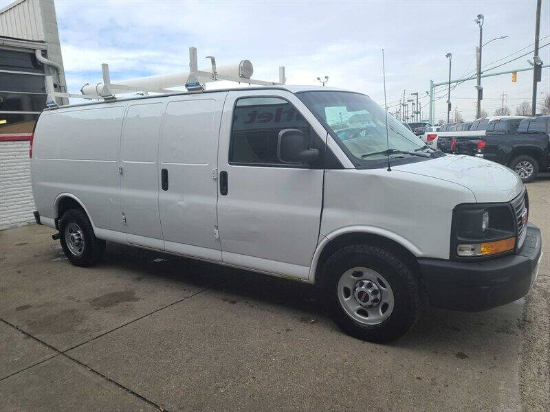 2017 GMC Savana 2500