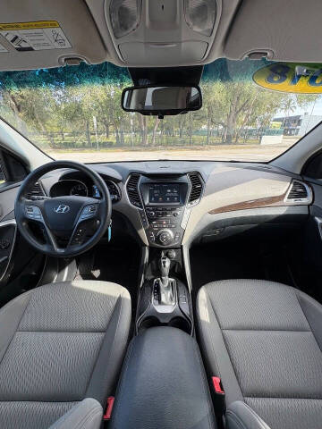 2018 Hyundai Santa Fe SE