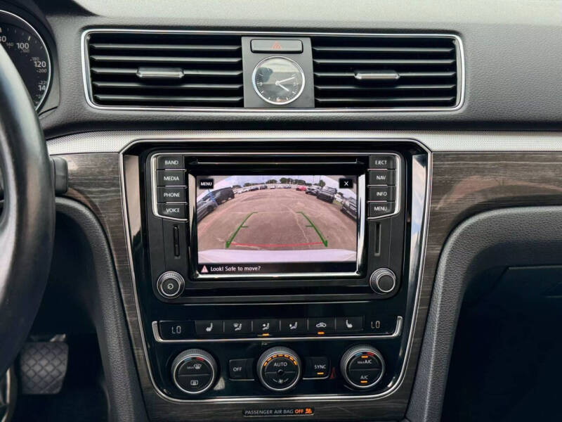 2017 Volkswagen Passat 1.8T SE