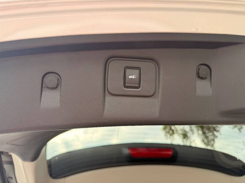 2022 Nissan Murano SL