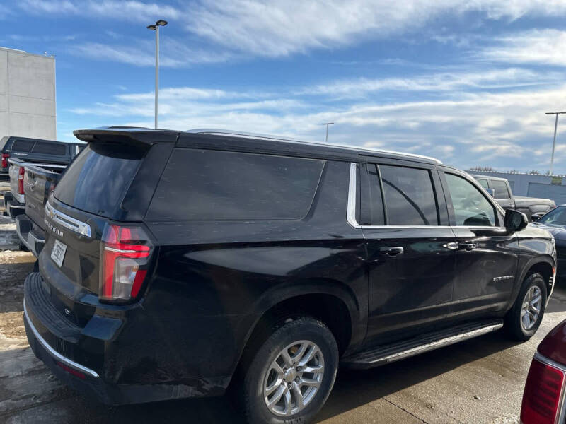 2024 Chevrolet Suburban LT