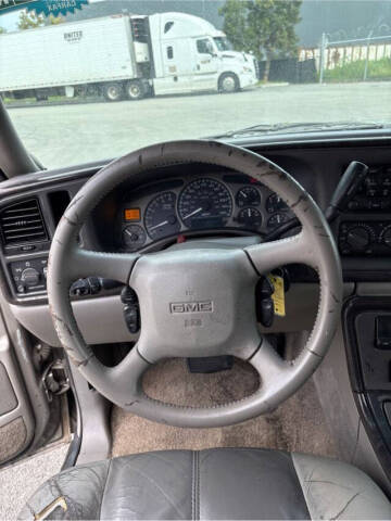 2002 GMC Yukon Denali