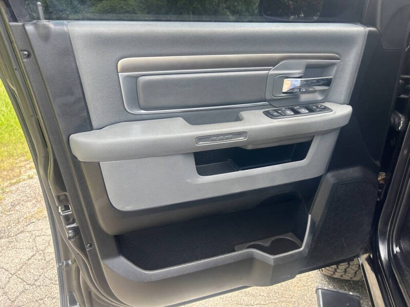 2016 RAM 1500 SLT