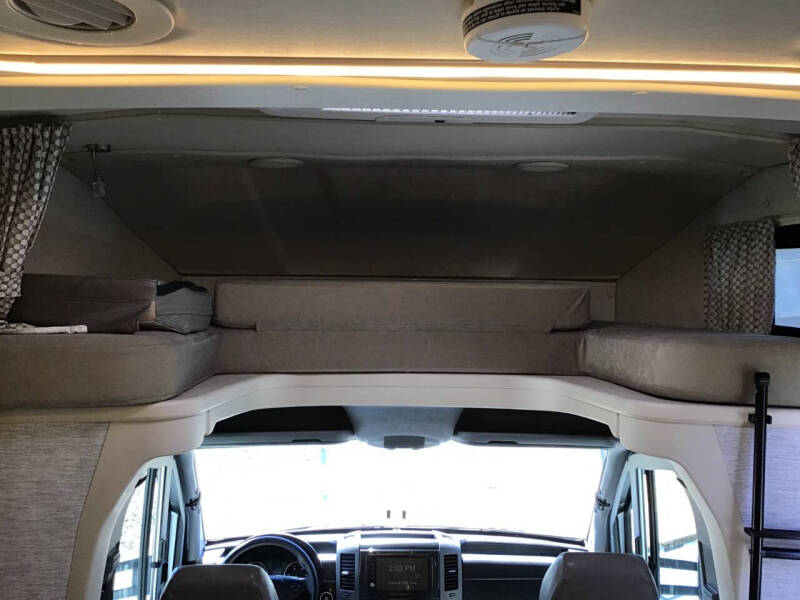 2019 **SUPER REDUCED** Winnebago View 24G / 24ft