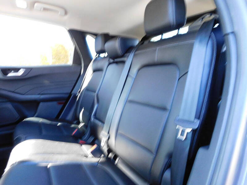 2022 Ford Escape Titanium