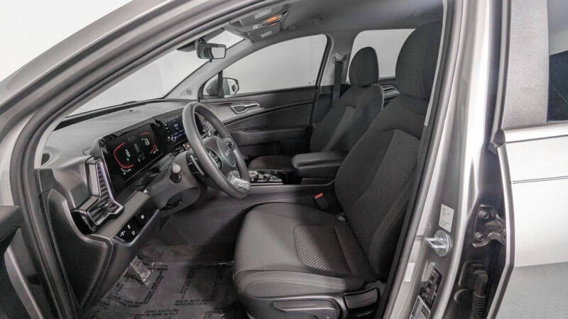 2023 Kia Sportage Hybrid LX