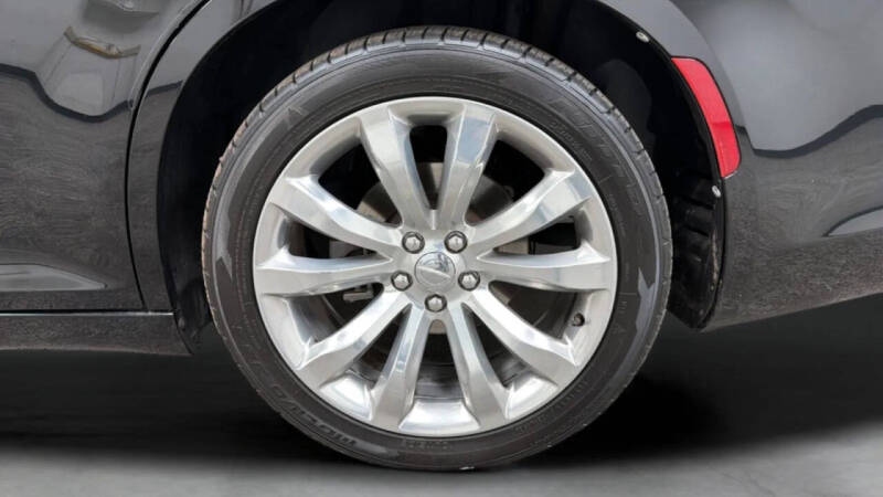 2018 Chrysler 300 Touring