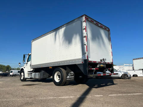 2012 Freightliner M2 106