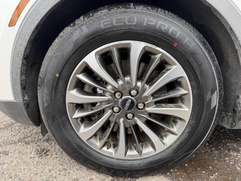 2019 Lincoln Nautilus Select