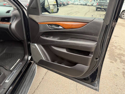 2019 Cadillac Escalade Luxury