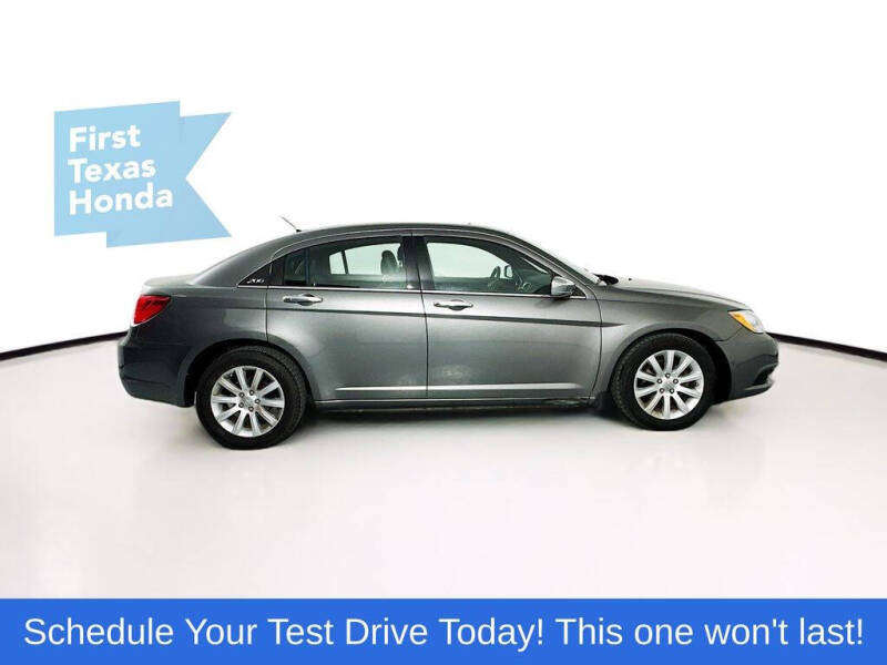 2013 Chrysler 200 Limited