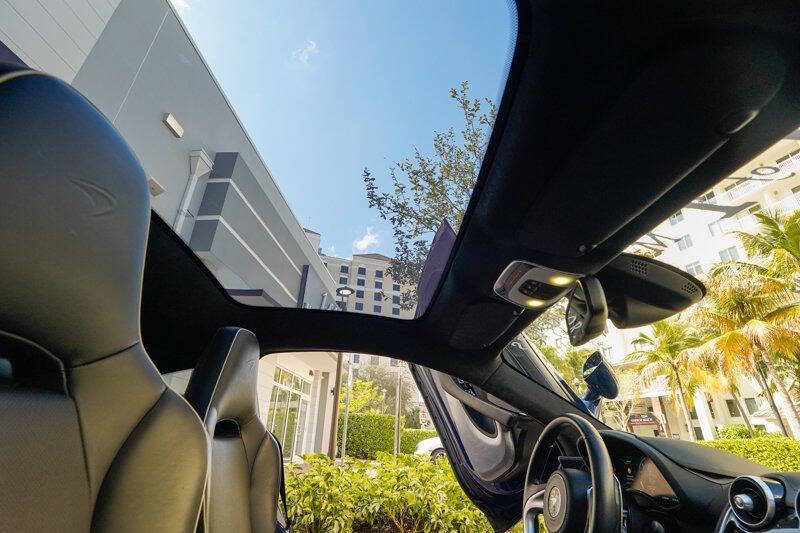 2023 McLaren GT