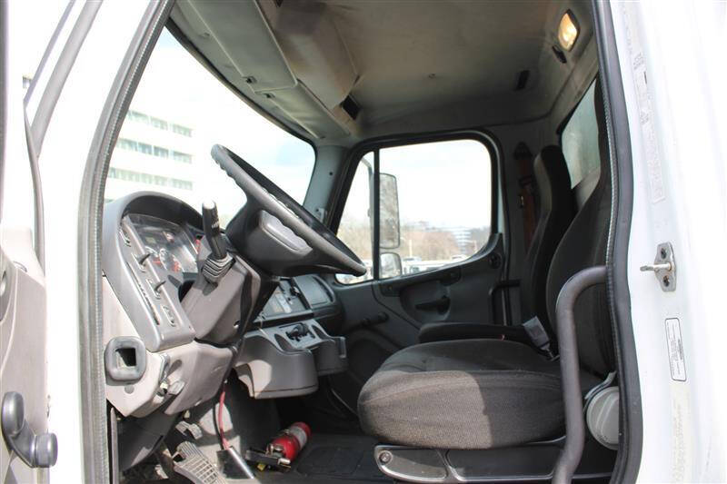 2013 Freightliner M2 106