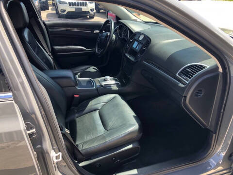 2018 Chrysler 300 Touring