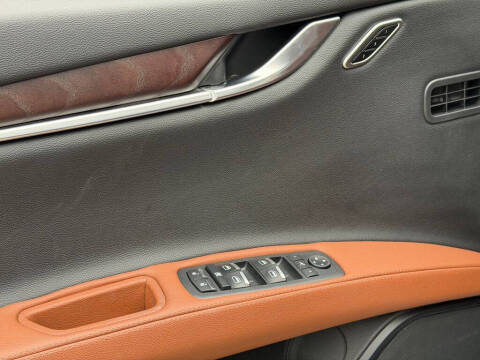 2022 Maserati Ghibli Modena Q4