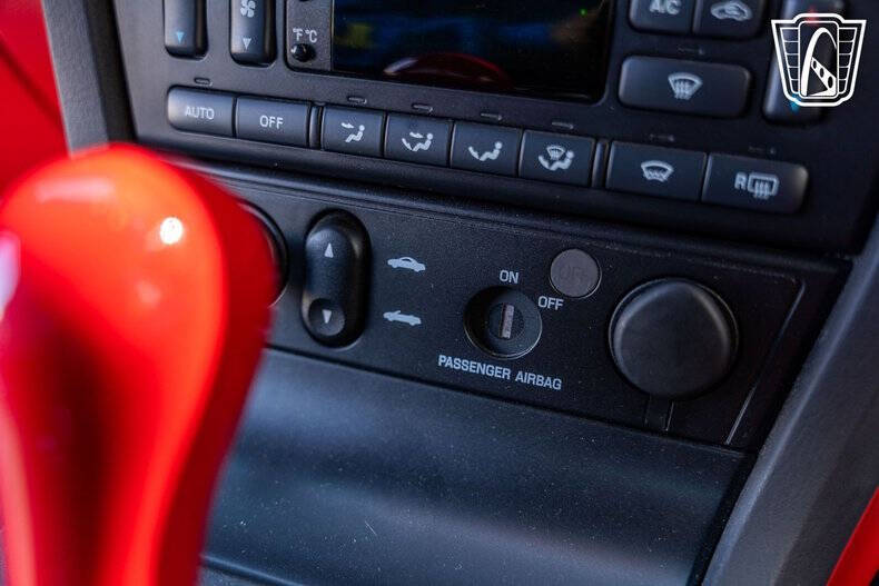 2002 Ford Thunderbird Deluxe