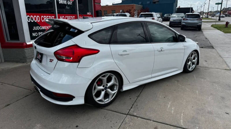 2018 Ford Focus ST