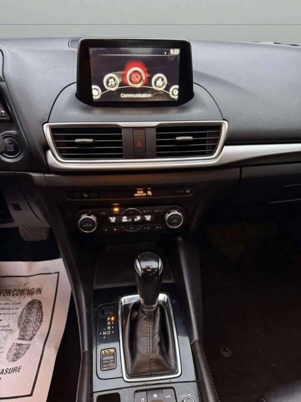 2018 Mazda MAZDA3 Touring