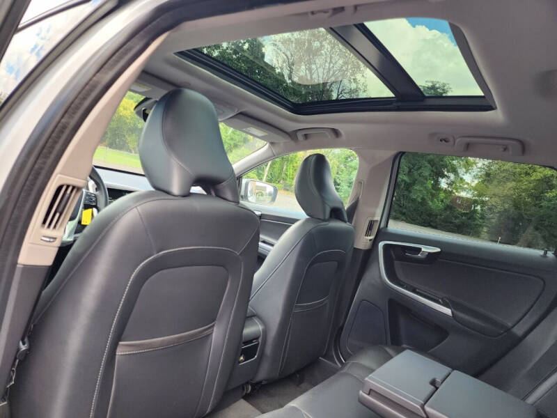 2016 Volvo XC60 T5 Premier