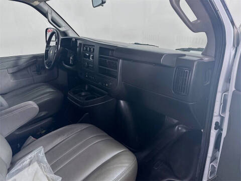 2022 Chevrolet Express 2500