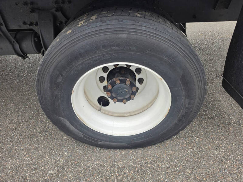 2018 Freightliner M2 106