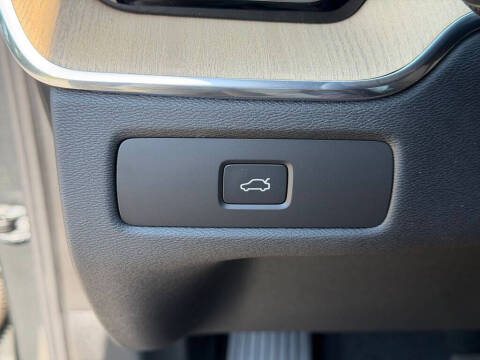 2026 Volvo XC60 B5 Core