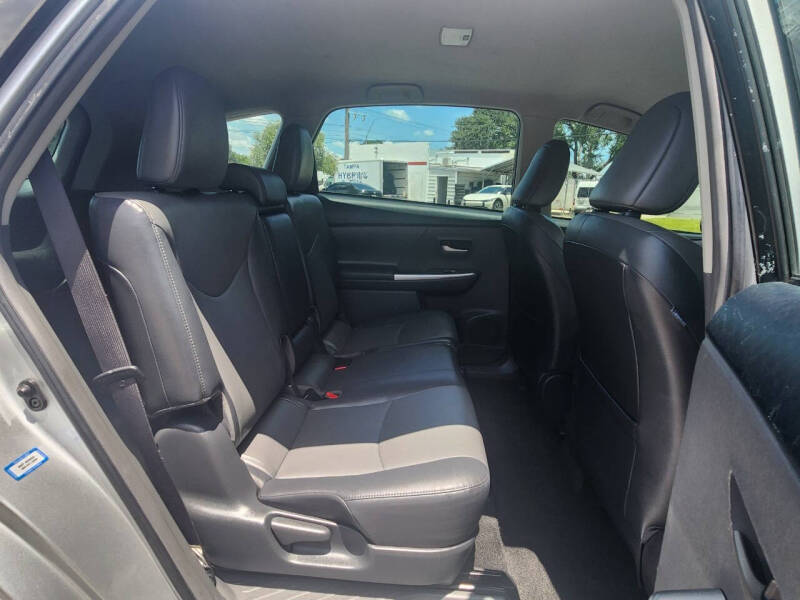 2013 Toyota Prius v Five